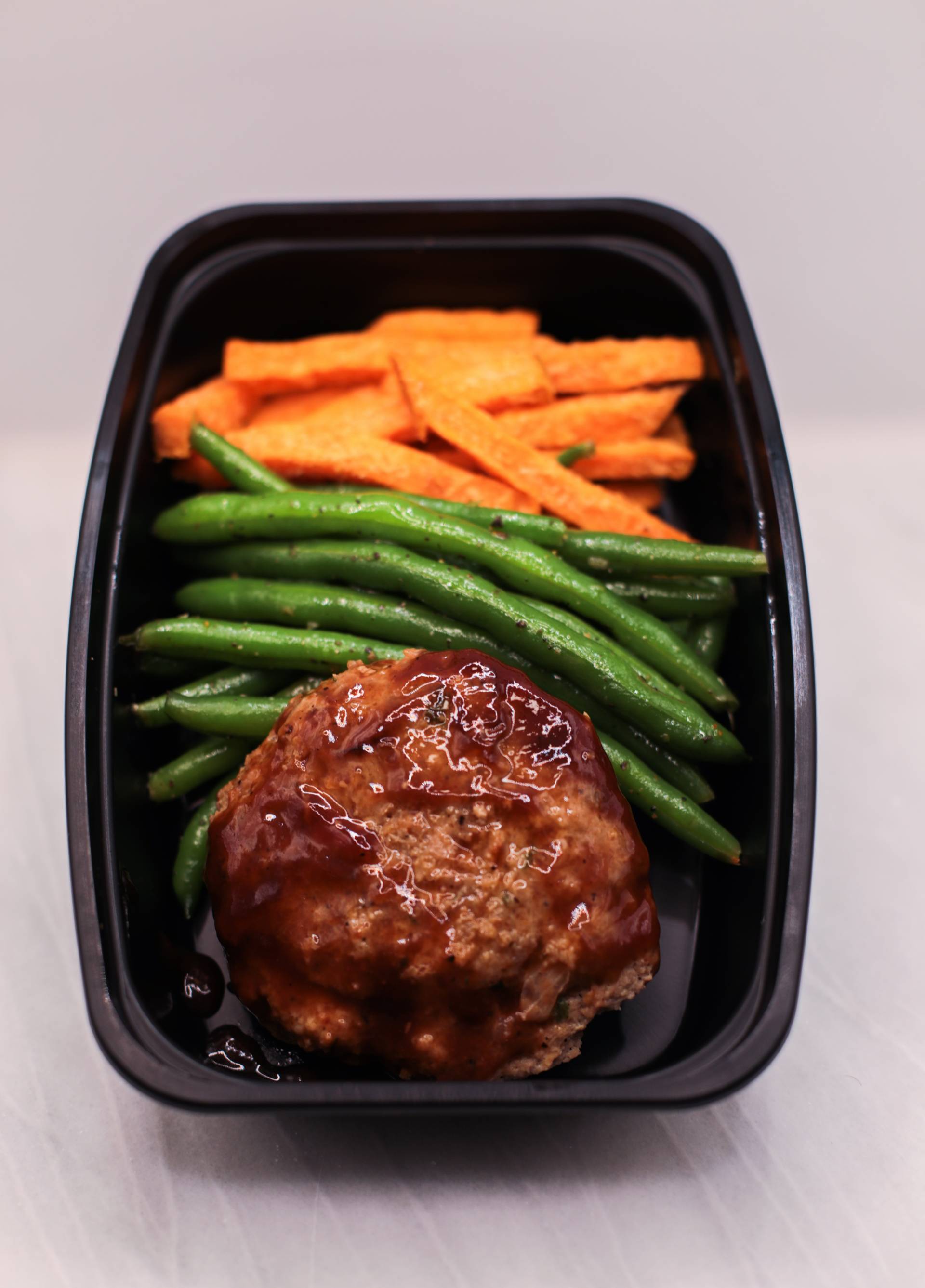 Organic BBQ Turkey Burger With Sweet Potato Fries & Green Beans