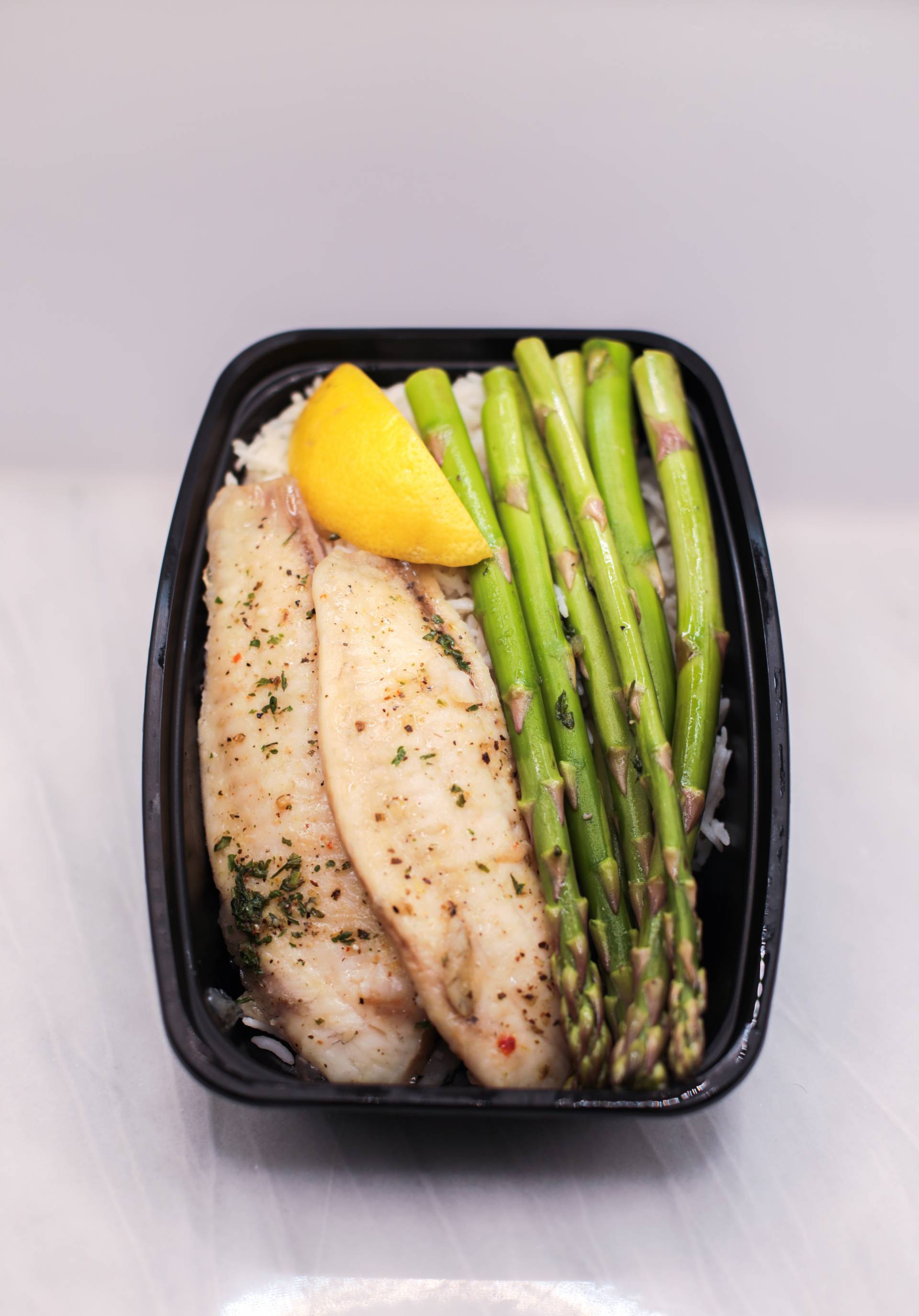 Lemon Butter Cod Fish With White Rice & Green Beans